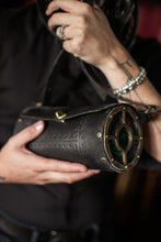 Cargar imagen en el visor de la galería, Bolso de cuero de estilo submarino