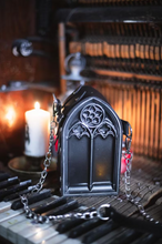 Laden Sie das Bild in den Galerie-Viewer, Pre-order Bolso de cuero de catedral vampirecore