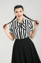 Cargar imagen en el visor de la galería, Blusa a rayas estilo Beetlejuice