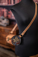 Load image into Gallery viewer, Bolso de cuero pirata
