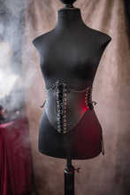 Cargar imagen en el visor de la galería, Corset de cuero vampirecore