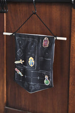 Cargar imagen en el visor de la galería, Set de pins aventurero