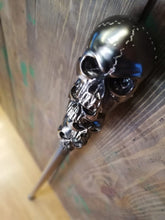 Load image into Gallery viewer, Bastón con calaveras