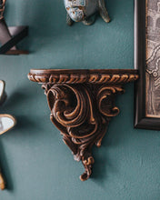 Load image into Gallery viewer, Soporte de pared tipo ménsula con acantos