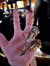 Cargar imagen en el visor de la galería, Anillo garra articulado dorado o plateado