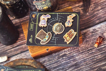 Laden Sie das Bild in den Galerie-Viewer, Set de pins artificiero / steampunk