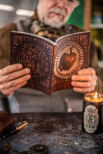 Load image into Gallery viewer, Libreta Steampunk con corazón mecánico