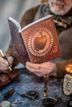 Load image into Gallery viewer, Libreta Steampunk con corazón mecánico