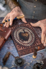 Load image into Gallery viewer, Libreta Steampunk con corazón mecánico