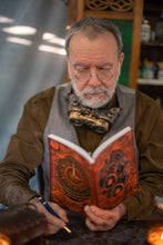 Load image into Gallery viewer, Libreta Steampunk con engranajes mecánicos