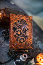 Load image into Gallery viewer, Libreta Steampunk con engranajes mecánicos