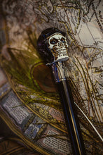 Load image into Gallery viewer, Bastón calavera con casco y goggles