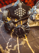 Load image into Gallery viewer, Goggles negras con puas