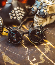 Load image into Gallery viewer, Goggles negras con puas