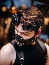 Load image into Gallery viewer, Goggles negras con puas