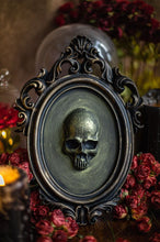 Load image into Gallery viewer, Marco estilo barroco con calavera