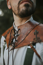 Cargar imagen en el visor de la galería, Gorjal de cuero steampunk