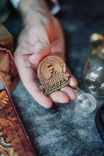Cargar imagen en el visor de la galería, Broche "League of seriously elegant Gentlemen"