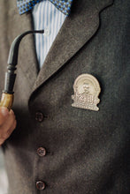 Cargar imagen en el visor de la galería, Broche "League of seriously elegant Gentlemen"