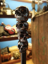 Load image into Gallery viewer, Bastón con calaveras