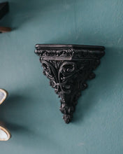 Load image into Gallery viewer, Soporte de pared tipo ménsula gótica en negro