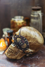 Cargar imagen en el visor de la galería, Parche para el ojo steampunk dieselpunk post-apocalíptico de cuero