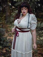 Laden Sie das Bild in den Galerie-Viewer, Burgunder Samt und Ledergeschirr Steampunk-Stil
