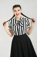 Load image into Gallery viewer, Blusa a rayas estilo Beetlejuice