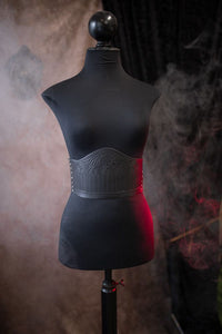 Corset de cuero de catedral vampirecore