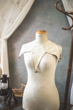 Load image into Gallery viewer, Cuello de payaso a rombos de Circo