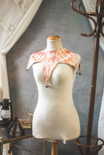 Load image into Gallery viewer, Cuello de payaso a rombos de Circo