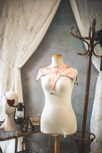 Load image into Gallery viewer, Cuello de payaso a rombos de Circo