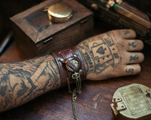 Laden Sie das Bild in den Galerie-Viewer, Leder Steampunk Taschenuhr Armband