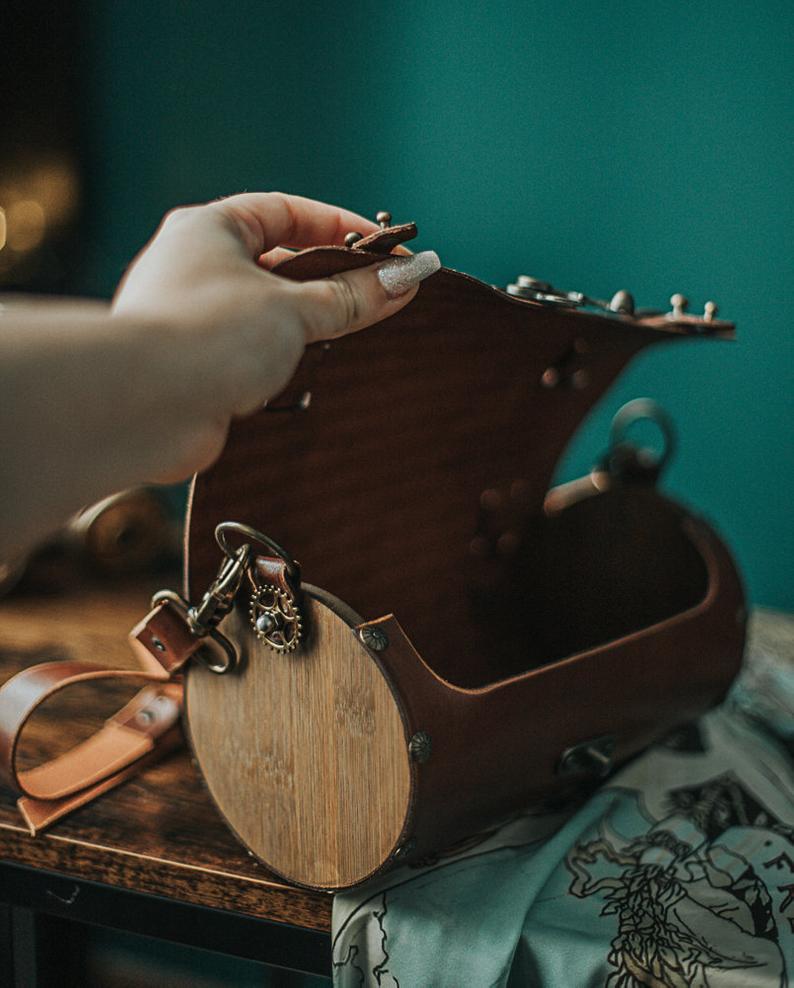 Bolso barril de cuero steampunk