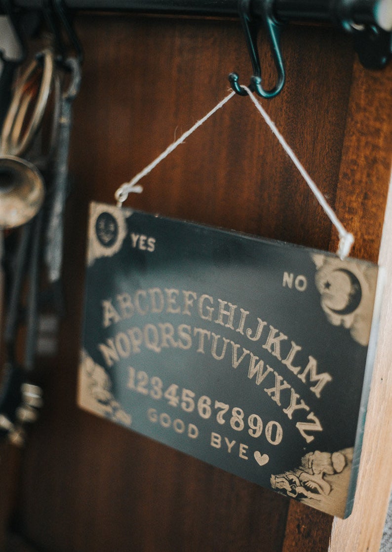 Ouija-tablero de hojalata de Metal para decoración del hogar, placa de  Metal de 12x8 pulgadas, Retro, Vintage, a la moda, para pared, centro  comercial, taberna - AliExpress