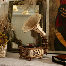 Load image into Gallery viewer, Montable de madera Classical Gramophone